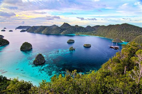  Across Indonesia: A Photographic Journey - Capturing the Archipelago's Soul through Stunning Landscapes and Intimate Portraits